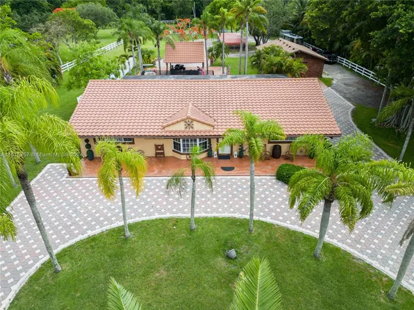 5621 SW 185th Way, Southwest Ranches, FL 33332