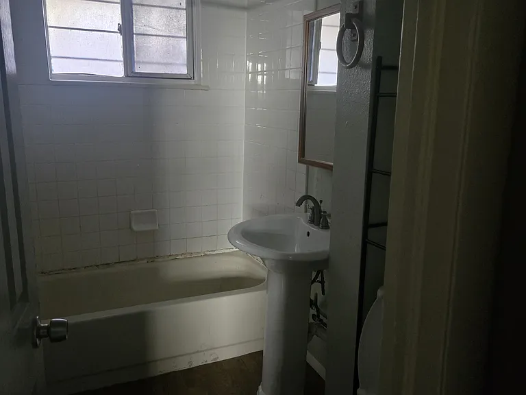 630 E Saint Vrain St — Photo 2