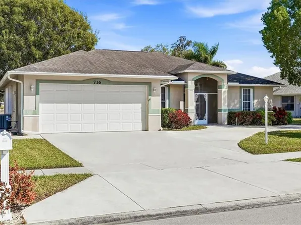 716 Charlemagne BLVD, NAPLES, FL 34112