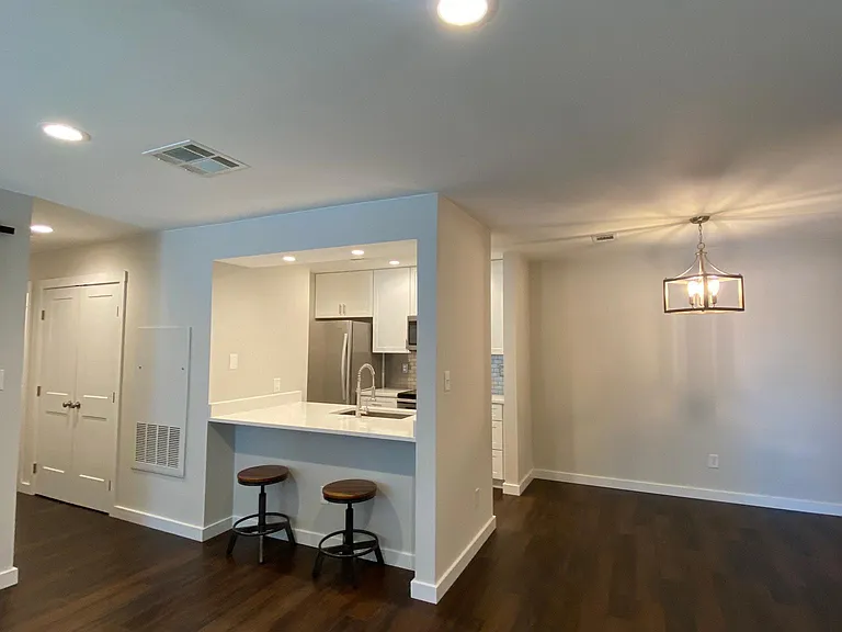 1202 Thorpe Ln #709 — Photo 3