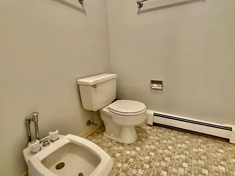 75 Greenway Close #1 — Photo 18