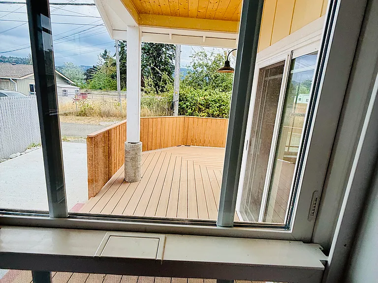 Private end of the road living in heart of Sequim