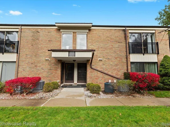18300 University Park Dr, Livonia, MI 48152