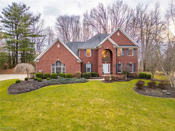 1146 Foxhollow Ln, Clinton, OH 44216