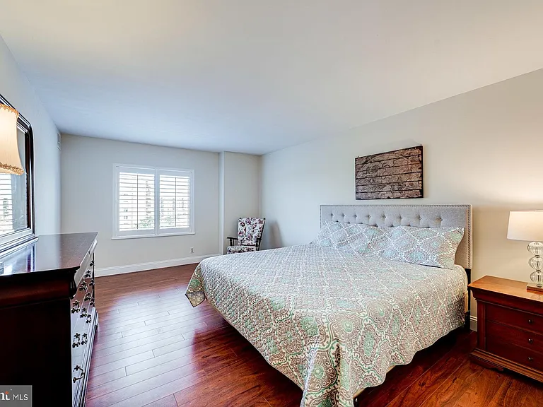 8340 Greensboro Dr #521 — Photo 26