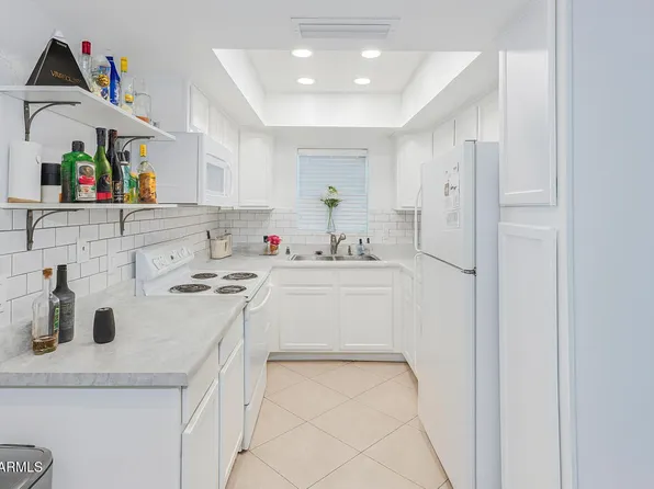 8726 N 67TH Drive, Peoria, AZ 85345