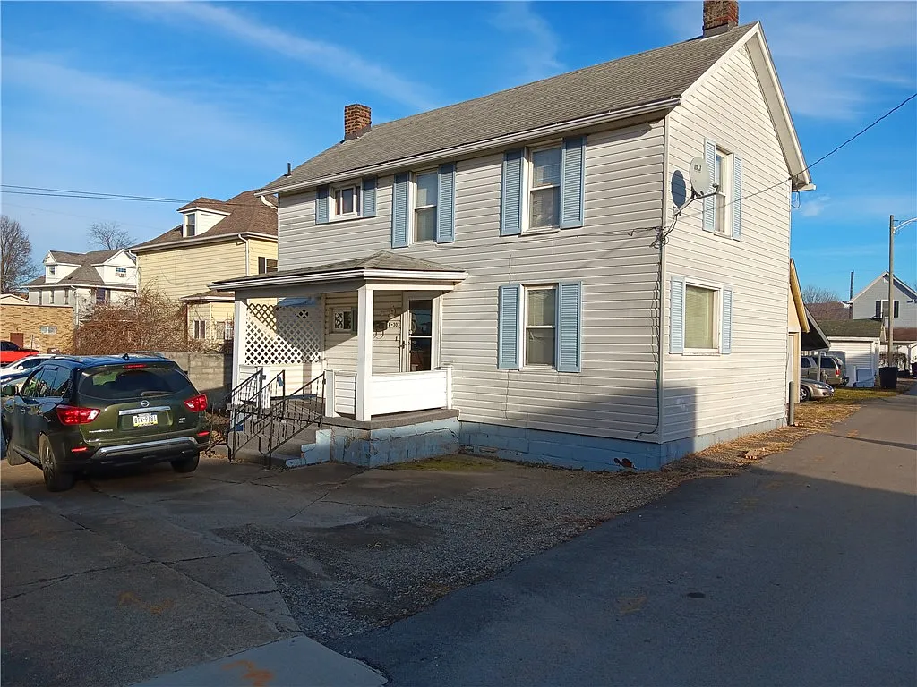 303 Morgantown St photo 1