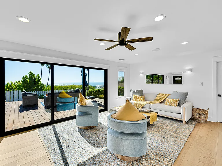 1948 Sunset Dr — Photo 17