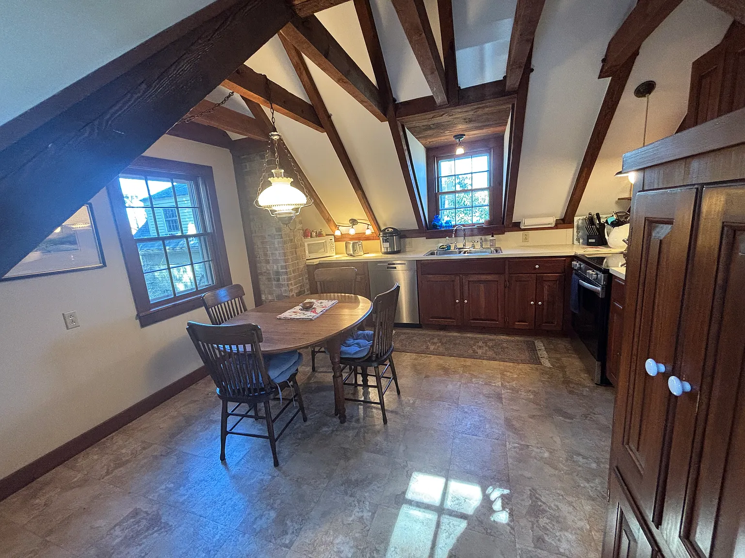 3 bed, $1,950 — Photo 3