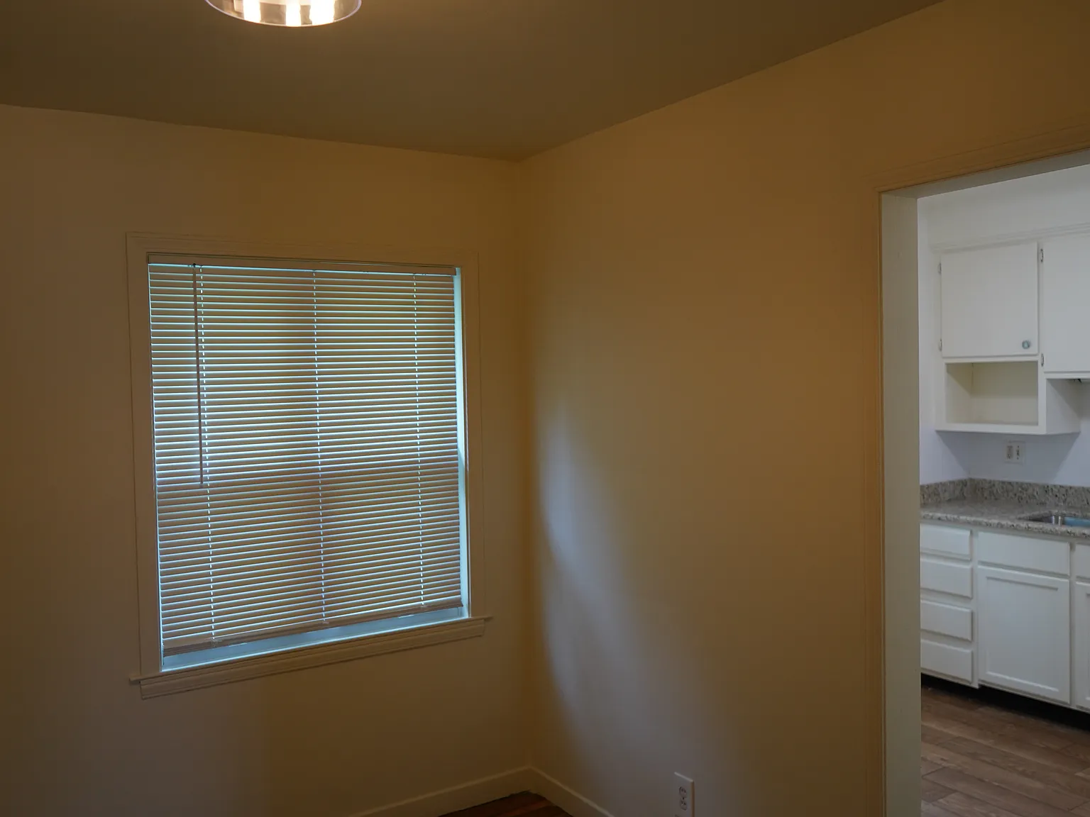 2 bed, 846 sqft, $1,100 — Photo 3
