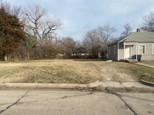 938 N Glendale St, Wichita, KS 67208