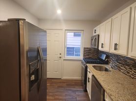 7956 77th Ave, Ridgewood, NY