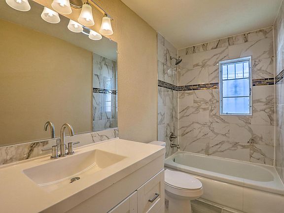 3rd image of 7702 Pennsylvania Pl NE