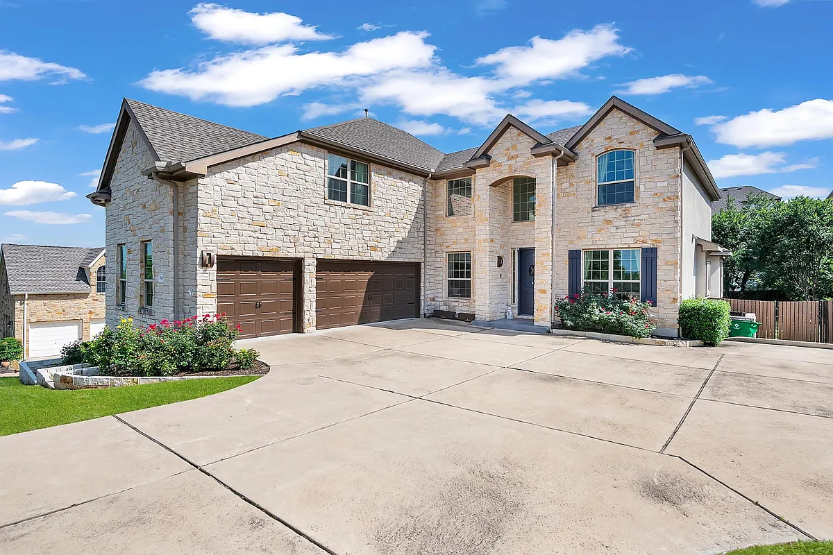 Building Photo - 15409 Barrie Dr