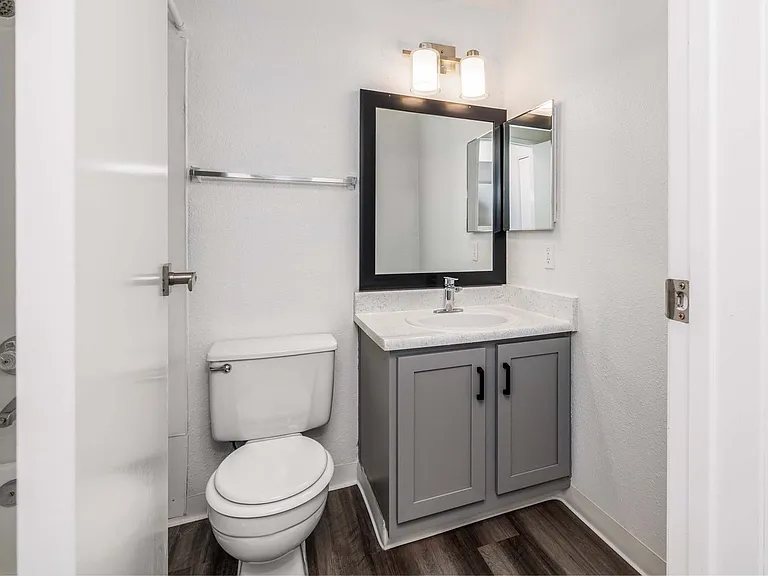 Garden Pointe — Photo 10