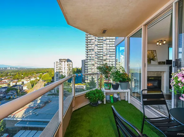 4689 Hazel St #1101, Burnaby, BC V5H 4R6