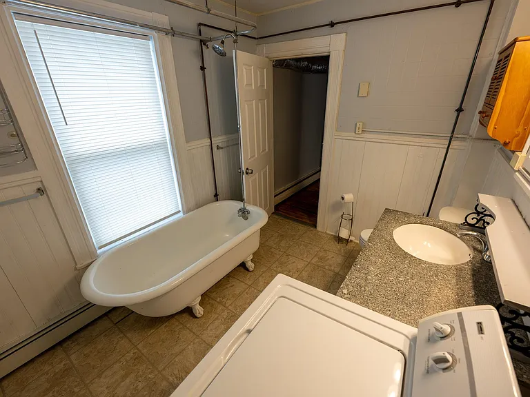 125 Tarrytown Rd #123 — Photo 9