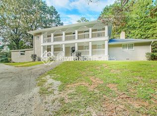 5850 Whispering Pines Cir SW, Mableton, GA 30126