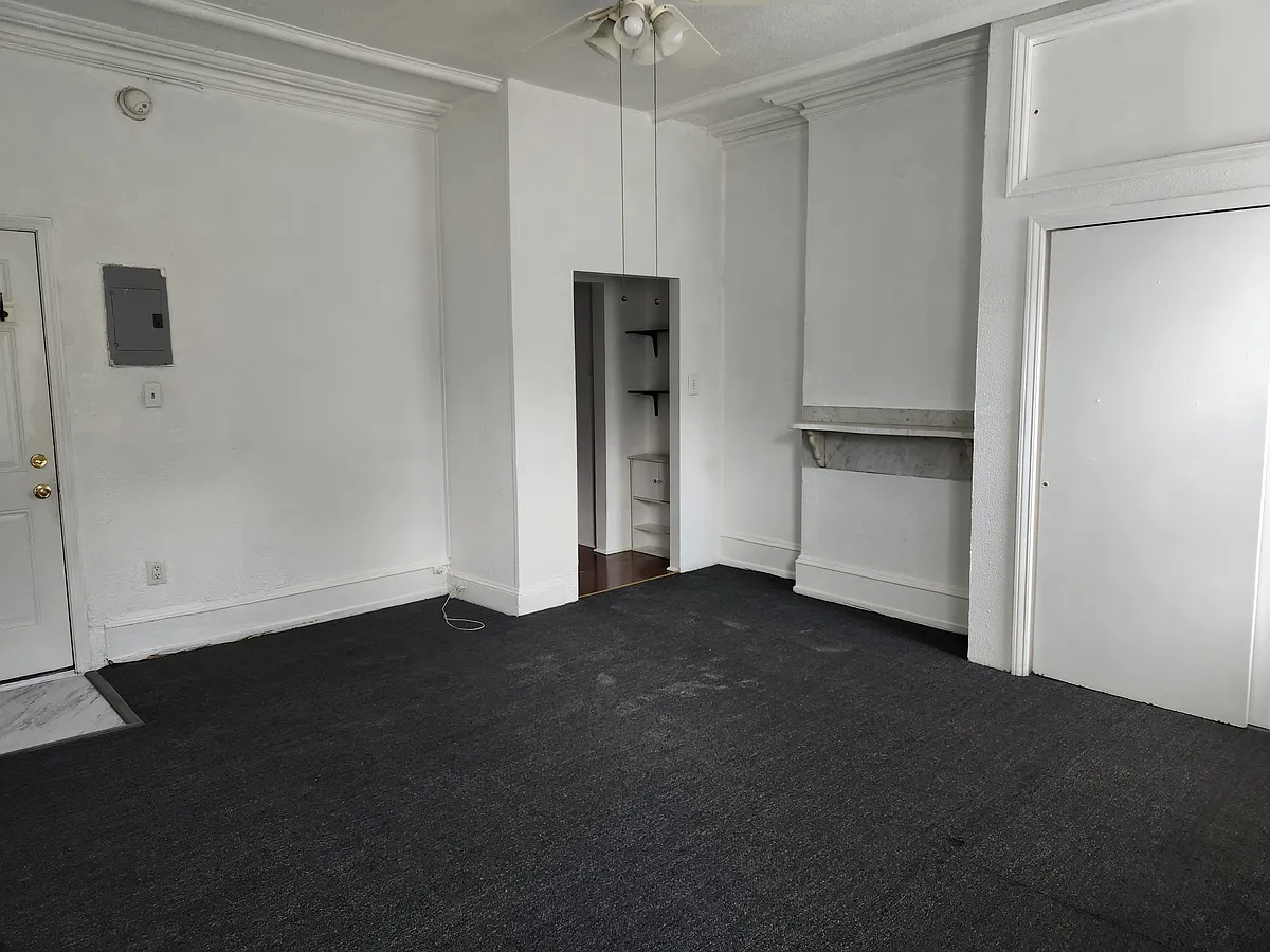 Building Photo - 2037 Christian St #2F