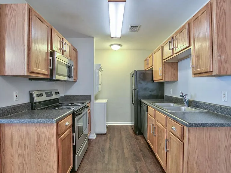 990 W Brevard St — Photo 20