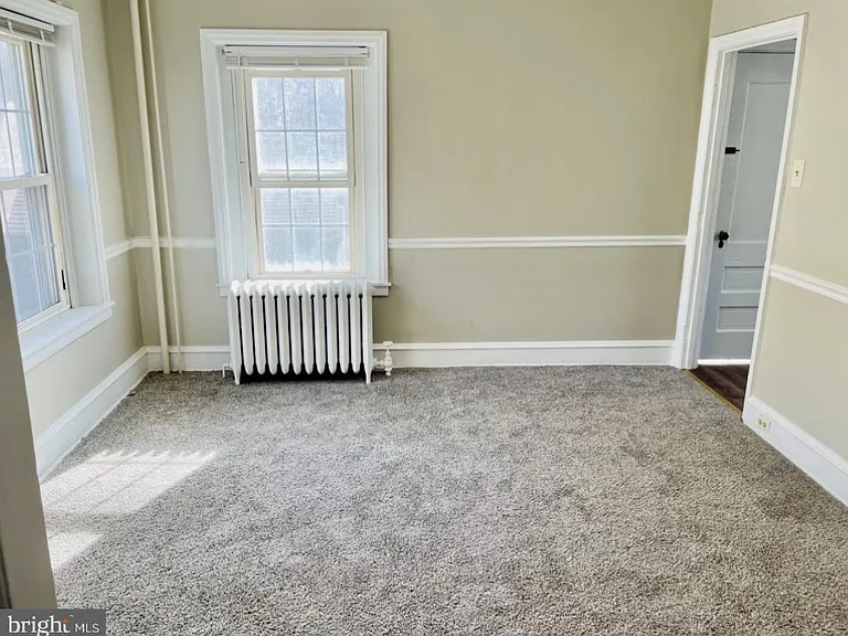 316 W Market St — Photo 9