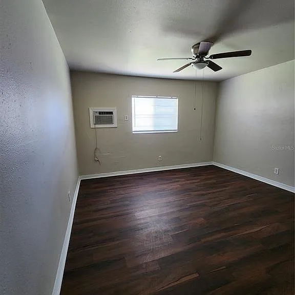 2219 Highland St S #1 — Photo 5