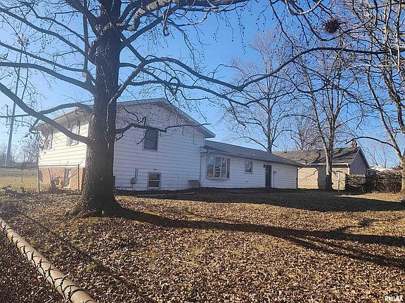 3rd image of 304 Mildred Dr