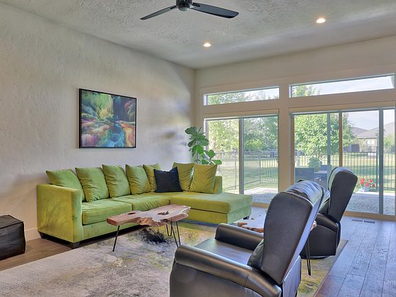 5th image of 6623 N Crantini Way
