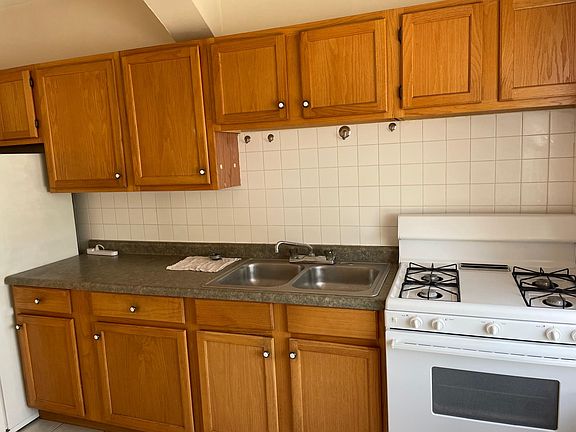 5th image of 2629 W Farragut Ave APT 3S