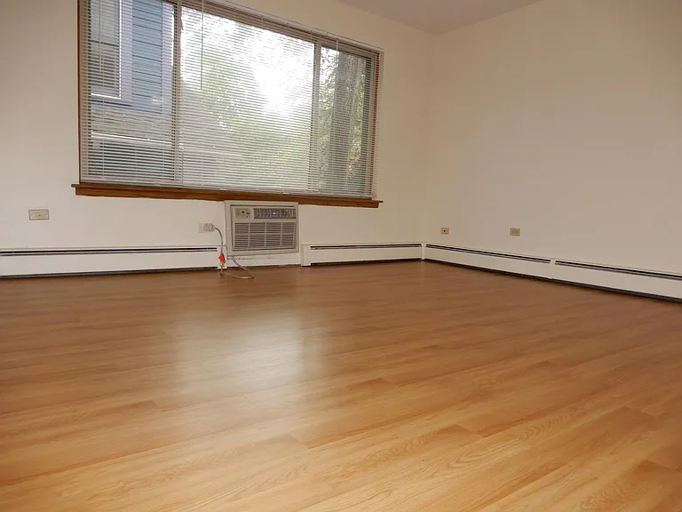328 Wisconsin Ave #2D — Photo 10