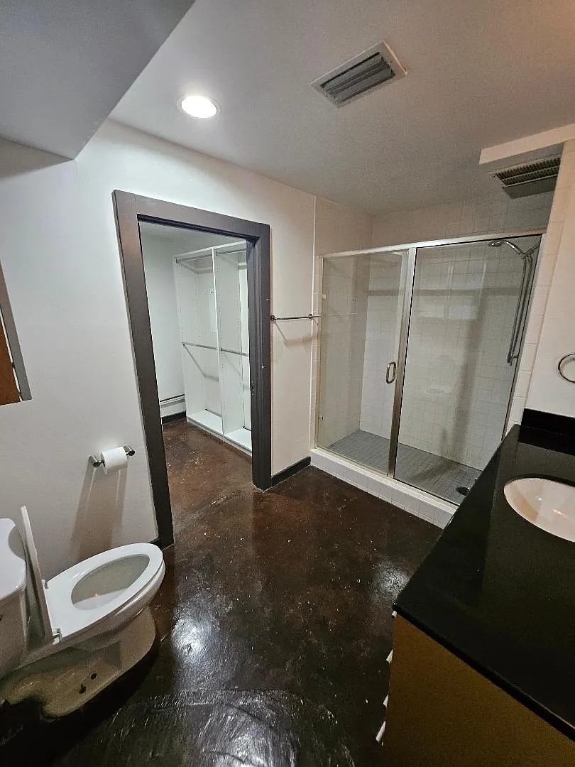 1 bed, 950 sqft, $1,800 — Photo 4