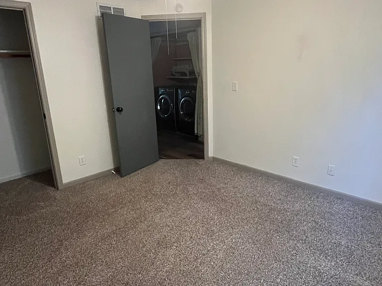 415 Michigan St — Photo 13