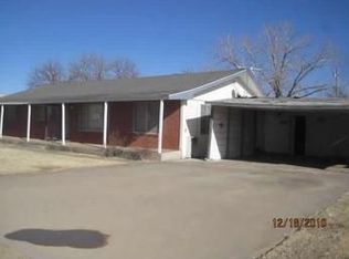 1605 S Cedar St, Plainview, TX 79072