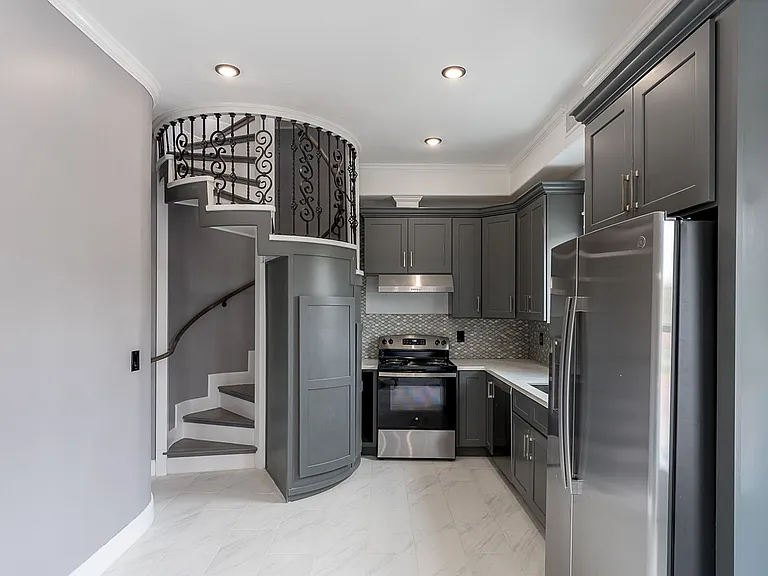 1801 Rosenberg — Photo 35