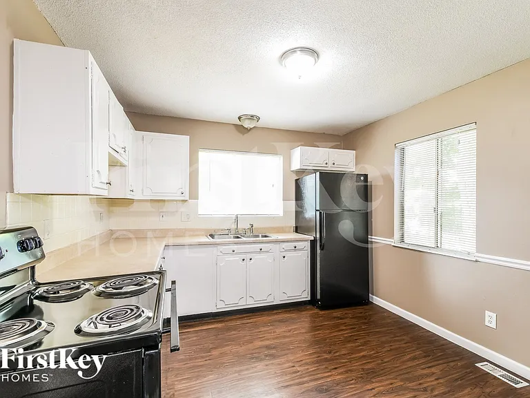 2030 E Humes Ln — Photo 6