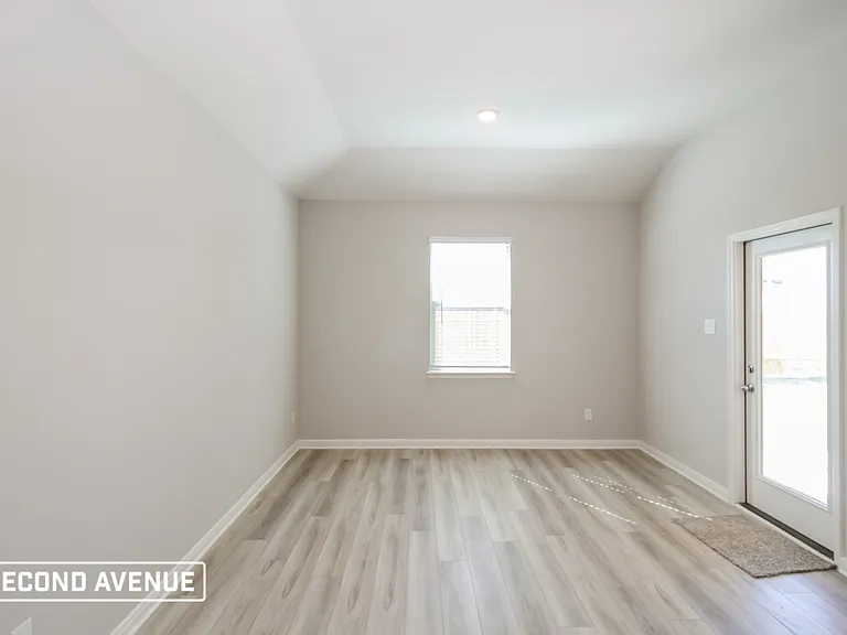 2105 Meadow Dr — Photo 18