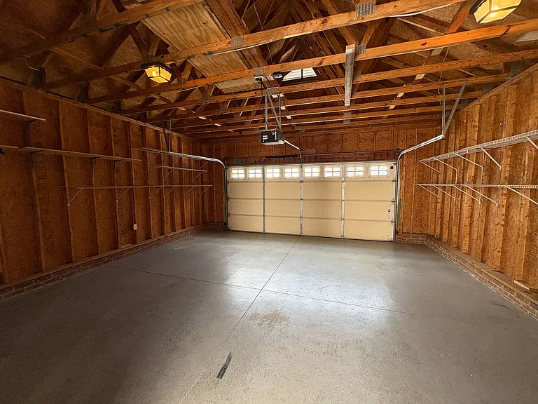 210 Anderson St — Photo 12