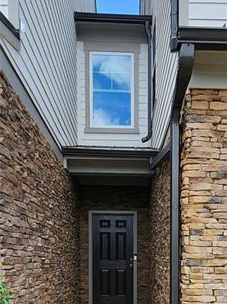 3rd image of 5815 Thornton Dr