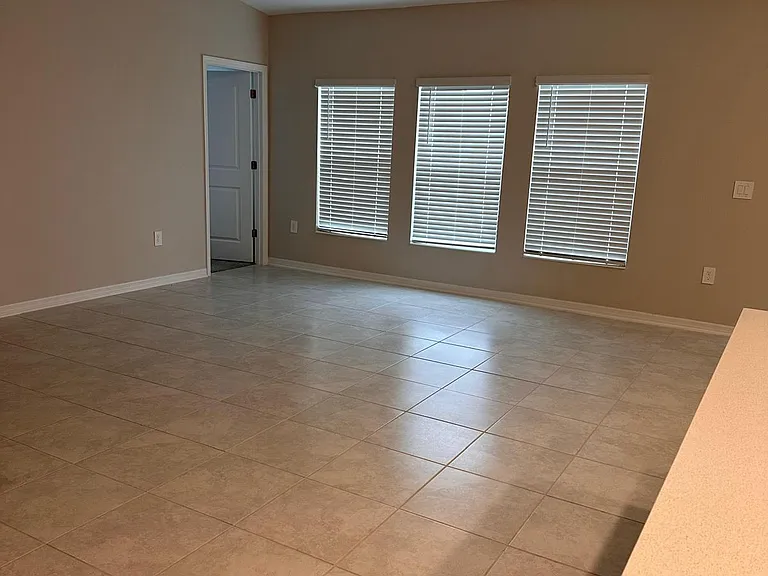 605 Sand Pine Ln — Photo 8