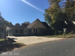 279 Red Cedar Dr, Levittown, PA 19055
