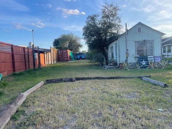 105 W Alvarado St, Hebbronville, TX 78361