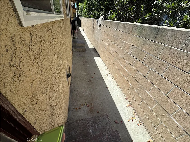 15226 Normandie Ave #B — Photo 22