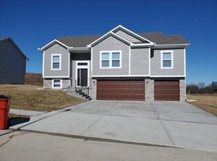 1202 NW 4th St, Oak Grove, MO 64075