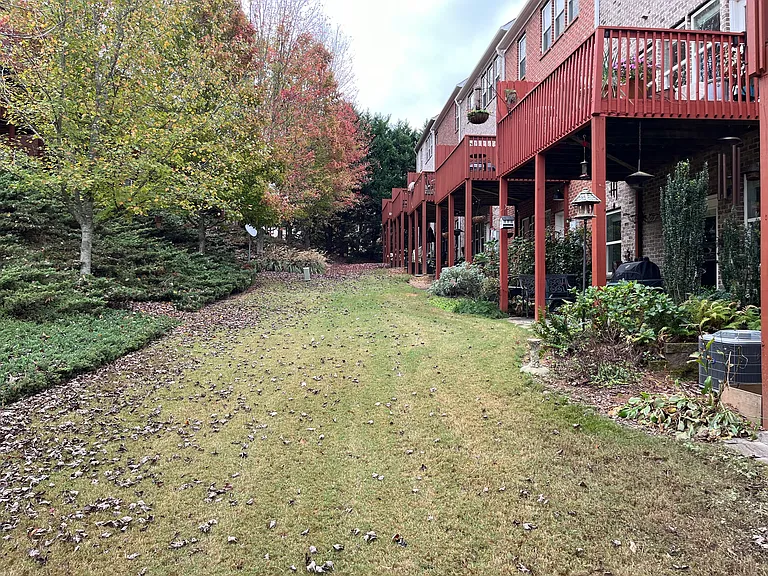 5867 Norfolk Chase Rd — Photo 23