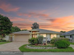8701 NW 83rd St, Tamarac, FL 33321