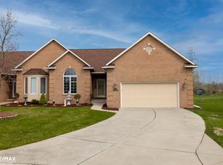 6354 Queens Ct, Flushing, MI 48433