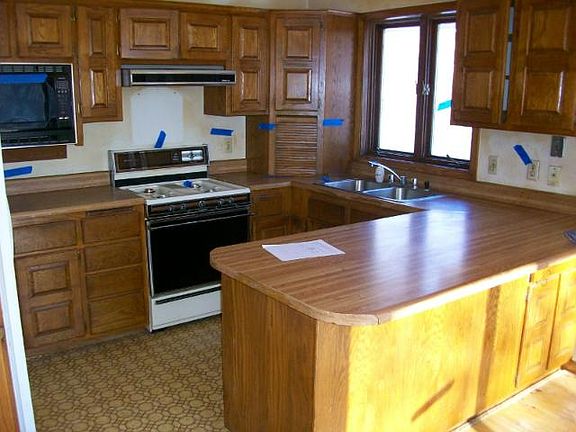 2nd image of 4020 S Enchanted Dr NW