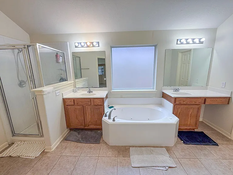8027 Daylilly Creek Dr — Photo 6