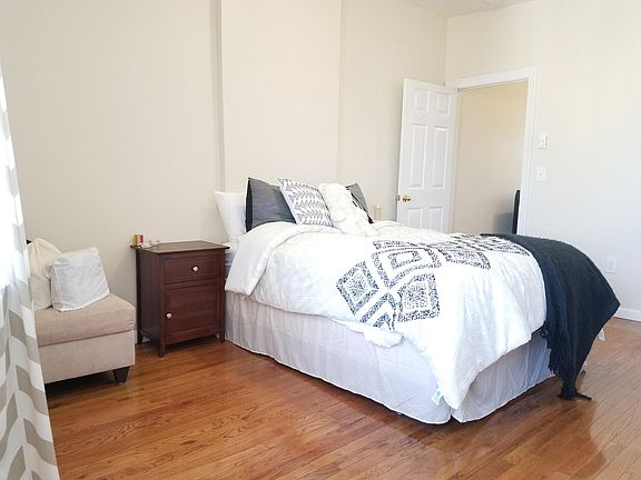 2nd image of 286 Nagle St APT 5
