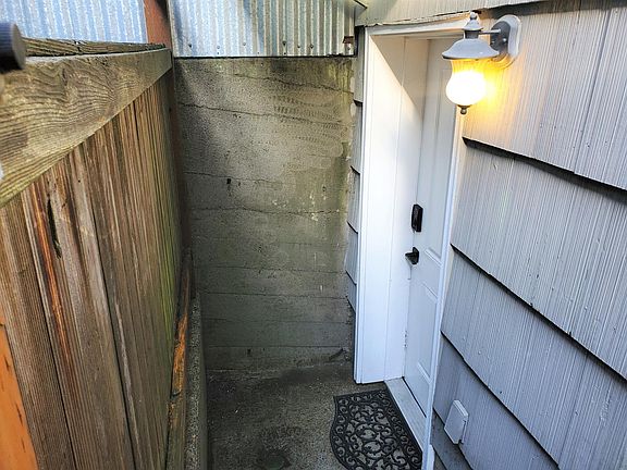 4th image of 1253 N 145th St Unit A